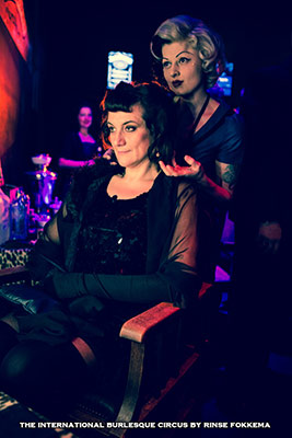 vintage hairstyling by De Krullensalon at the International Burlesque Circus, the Old Hollywood Glam edition