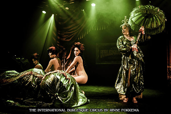 The Lipsi Lillies at the Outer Space edition of the International Burlesque Circus in Utrecht