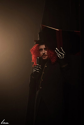Monsieur rouge opening The Creatures of the Night Halloweeen edition of the International Burlesque Circus 2017 in Utrecht