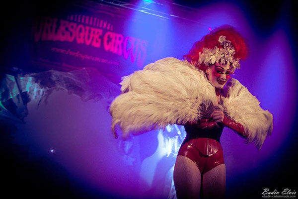 Marnie Scarlet at the Halloween edition of the International Burlesque Circus
