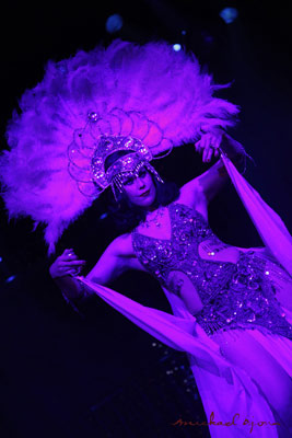 Xarah von den Vielenregen at The International Burlesque Circus - The Glamour edition