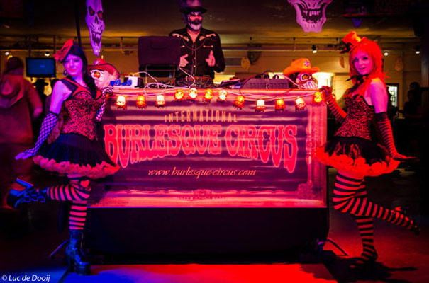 swinging rock n roll with DJ Dab at the  Dead Wild West Halloween edition of the International Burlesque Circus - Hollands most spectacular burlesque event!