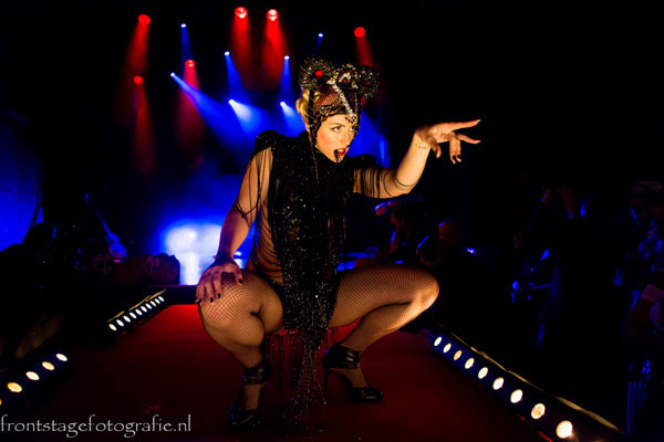 Lady Lou burlesqueshow at the  Dead Wild West Halloween edition of the International Burlesque Circus - Hollands most spectacular burlesque event!